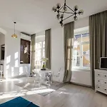 Daire Baross Boutique